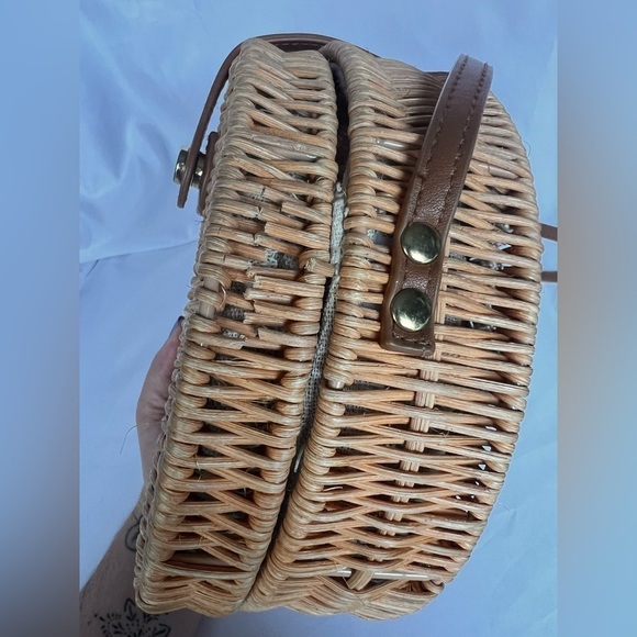 Zara Rattan Wicker Circle Snap Closure Crossbody - Picture 10 of 12